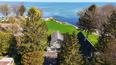 2187 Lake Rd, Ontario, NY 14519