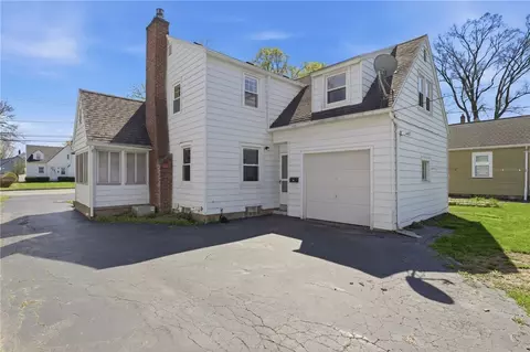 Exterior - 141 Cooper Rd, Irondequoit, NY 14617 photo 6 of 8