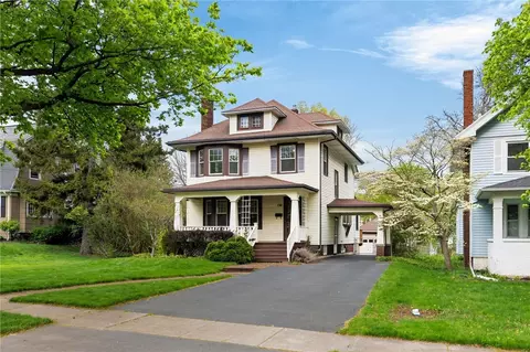 150 Deerfield Dr, Irondequoit, NY 14609