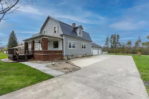 6224 Versailles Rd, Lake View, NY 14085
