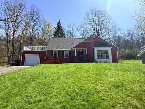 39 Pine Hill Dr, Alfred, NY 14802