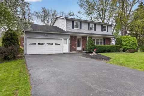 20 Paddington Dr, Gates, NY 14624