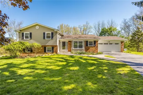 12 Mountain Rise Rise, Perinton, NY 14450