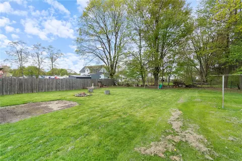 Exterior - 37 Holley St, Lyons, NY 14489 photo 3 of 4