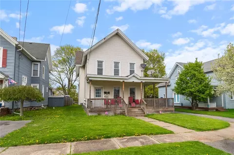 37 Holley St, Lyons, NY 14489