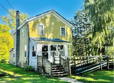 4082 Dix St, Rose, NY 14542