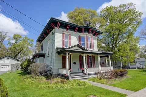 71 W Main St, Honeoye Falls, NY 14472