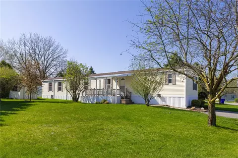 409 Mountain Ash Dr, Canandaigua, NY 14424