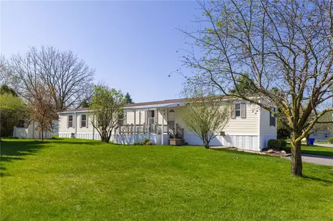 409 Mountain Ash Dr, Canandaigua, NY 14424