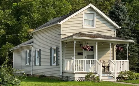 69 Chapman Ave, Auburn, NY 13021