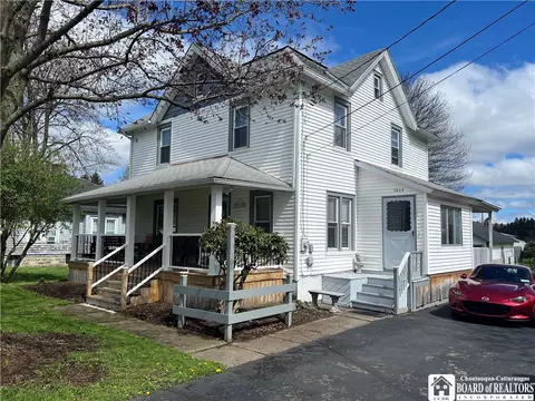 5464 E Lake Rd, Dewittville, NY 14728