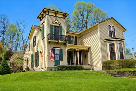 12 Eagle St, Mount Morris, NY 14510
