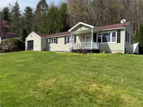 82 Fiske Ave, Bradford, PA 16701