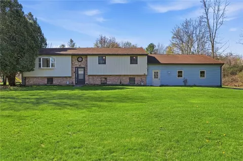 63 Pine Hill Rd, Parma, NY 14559