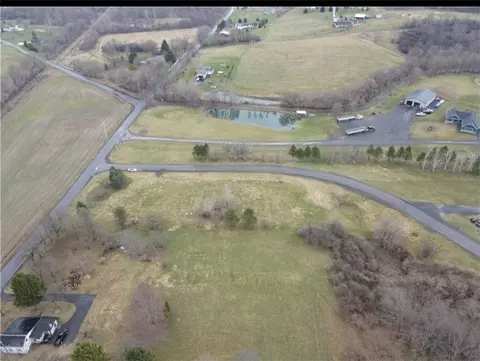 2 Hidden Greens Rd, Brutus, NY 13166