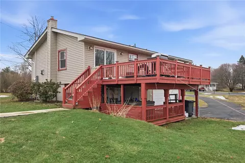 Exterior - 2976 Mohawk Ln, Waterloo, NY 13165 photo 6 of 17