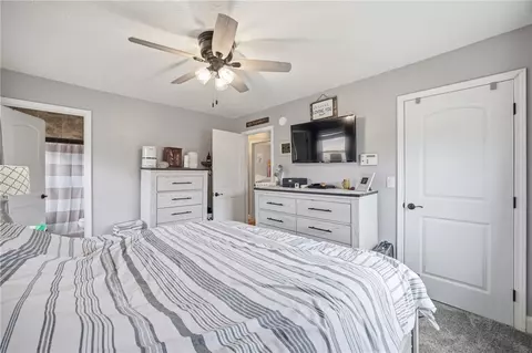 Bedroom - 2976 Mohawk Ln, Waterloo, NY 13165 photo 4 of 5