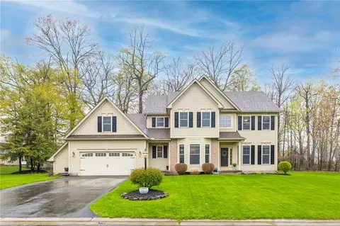 74 Brookline Ln, Greece, NY 14616