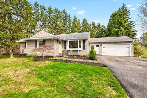 24 Everett Dr, Chili, NY 14624