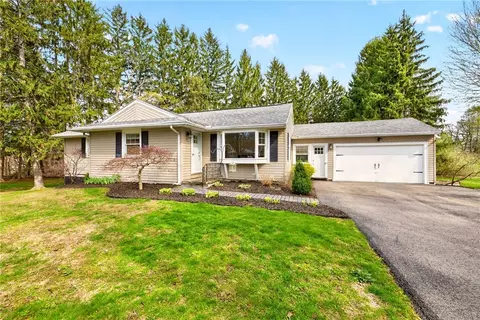 24 Everett Dr, Chili, NY 14624
