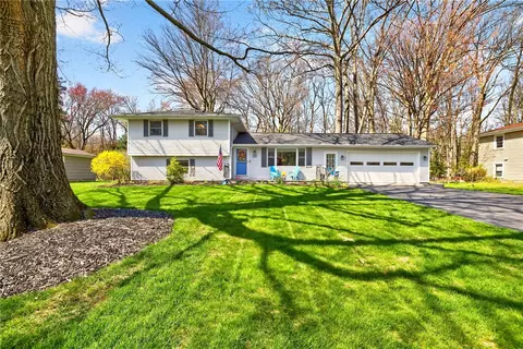 436 Brookwood Dr, Webster, NY 14580