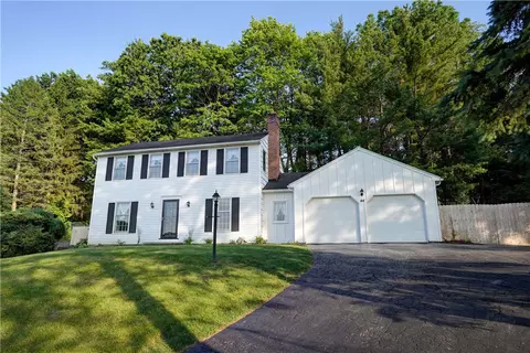 44 Kings Lacey, Perinton, NY 14450