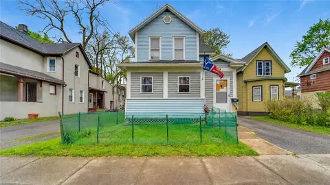 28 Myrtle St, Rochester, NY 14606