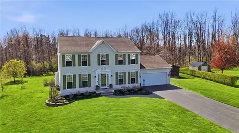 7609 Whispers Ln, Ontario, NY 14519