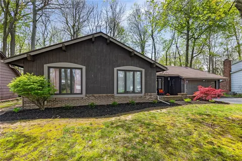 29 Hidden Wood Dr, Greece, NY 14616