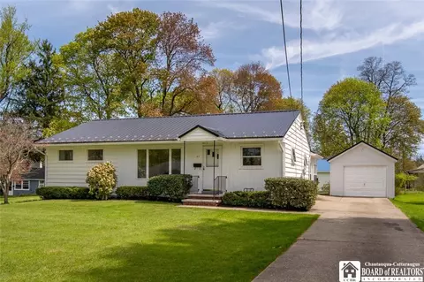 27 Crandall St, Westfield, NY 14787
