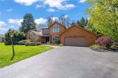 381 Hartsville Ln, Webster, NY 14580