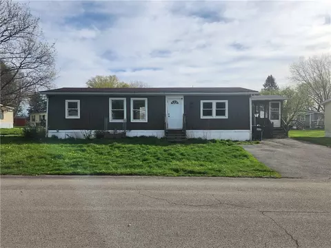 211 Spring Run, Manchester, NY 14432