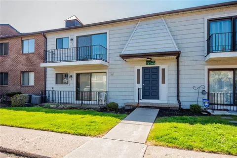 9 High Gate #7, Perinton, NY 14450