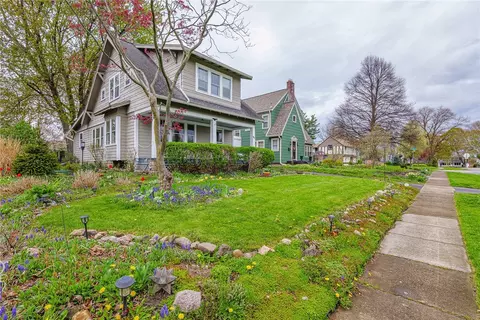 65 Bradford Rd, Rochester, NY 14618