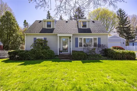 5 Hillside Dr, Ogden, NY 14559