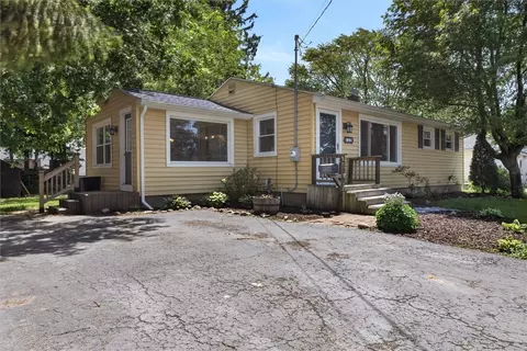 40 Henry St, Parma, NY 14468
