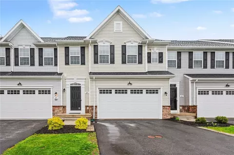 25 Keuka Ln, Canandaigua City, NY 14425