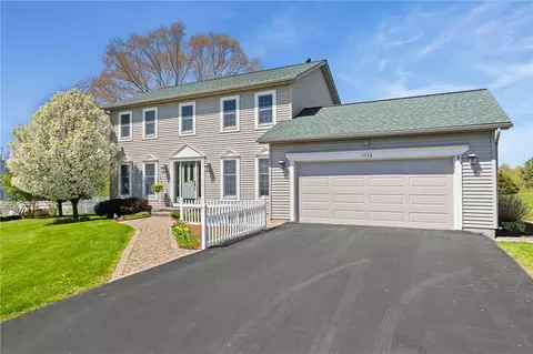 1113 Erie Street Rd, Macedon, NY 14502