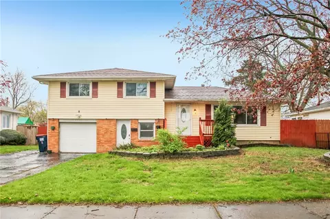 8 Caren Dr, Irondequoit, NY 14622
