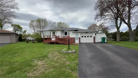 37 Ridge Port Cir, Irondequoit, NY 14617
