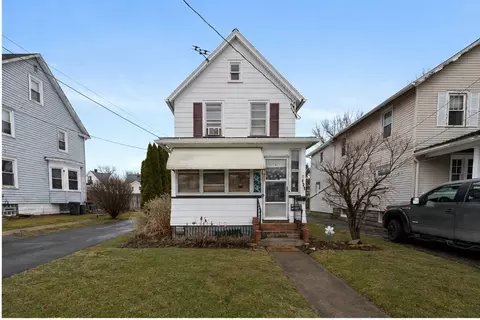 121 W Filbert St, East Rochester, NY 14445