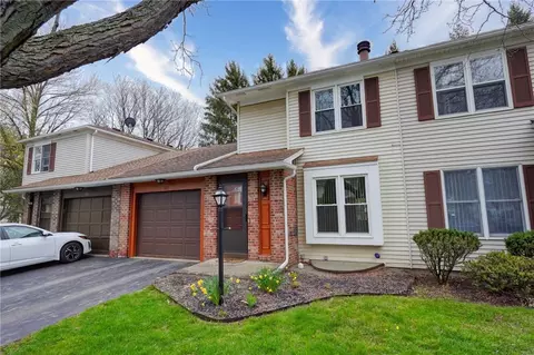 101 Branchwood Ln, Rochester, NY 14618