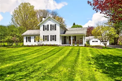 489 Thornell Rd, Pittsford, NY 14534