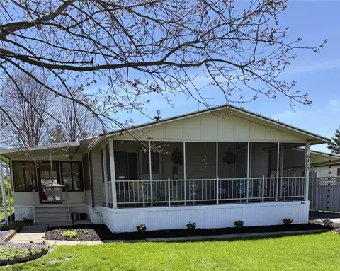 6415 Murphy Dr, Victor, NY 14564