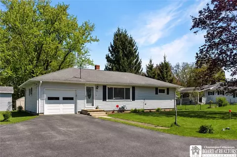 12 Devon St, Ellicott, NY 14701