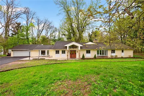 4278 East Ave, Rochester, NY 14618