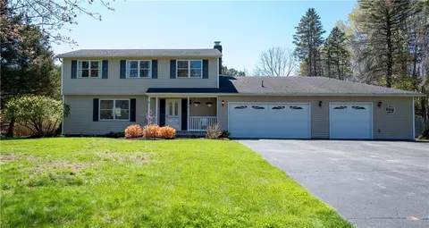 1123 Lake Park Ln, Webster, NY 14580