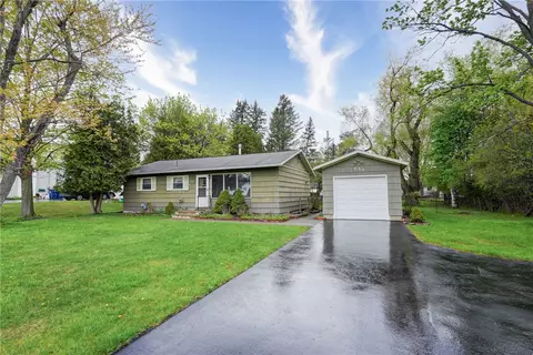 432 Hollybrook Rd, Rochester, NY 14623