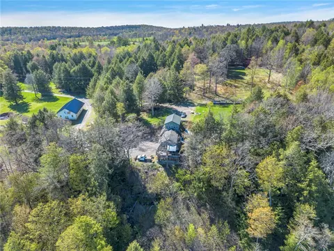 180 Campbell Hill Rd, Middlefield, NY 13326