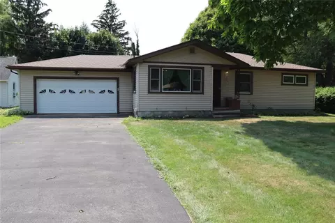 59 Midland Dr, Webster, NY 14580